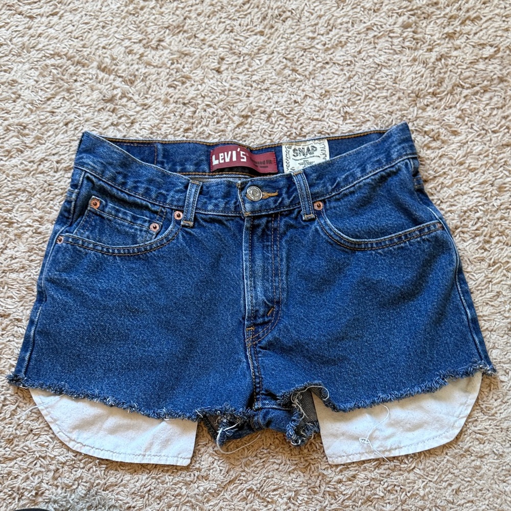 10. | VINTAGE | Levi's | 550 | Dark Blue Denim Cutoff Shorts
